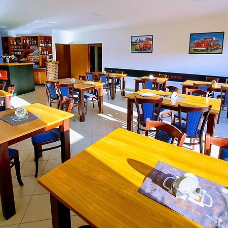 Hasicsky Hotel Pribyslav Luaran gambar