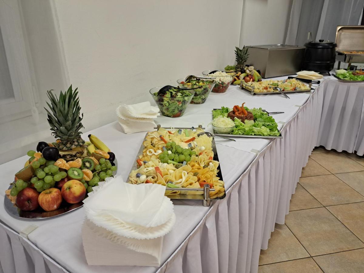 Hasicsky Hotel Pribyslav Luaran gambar