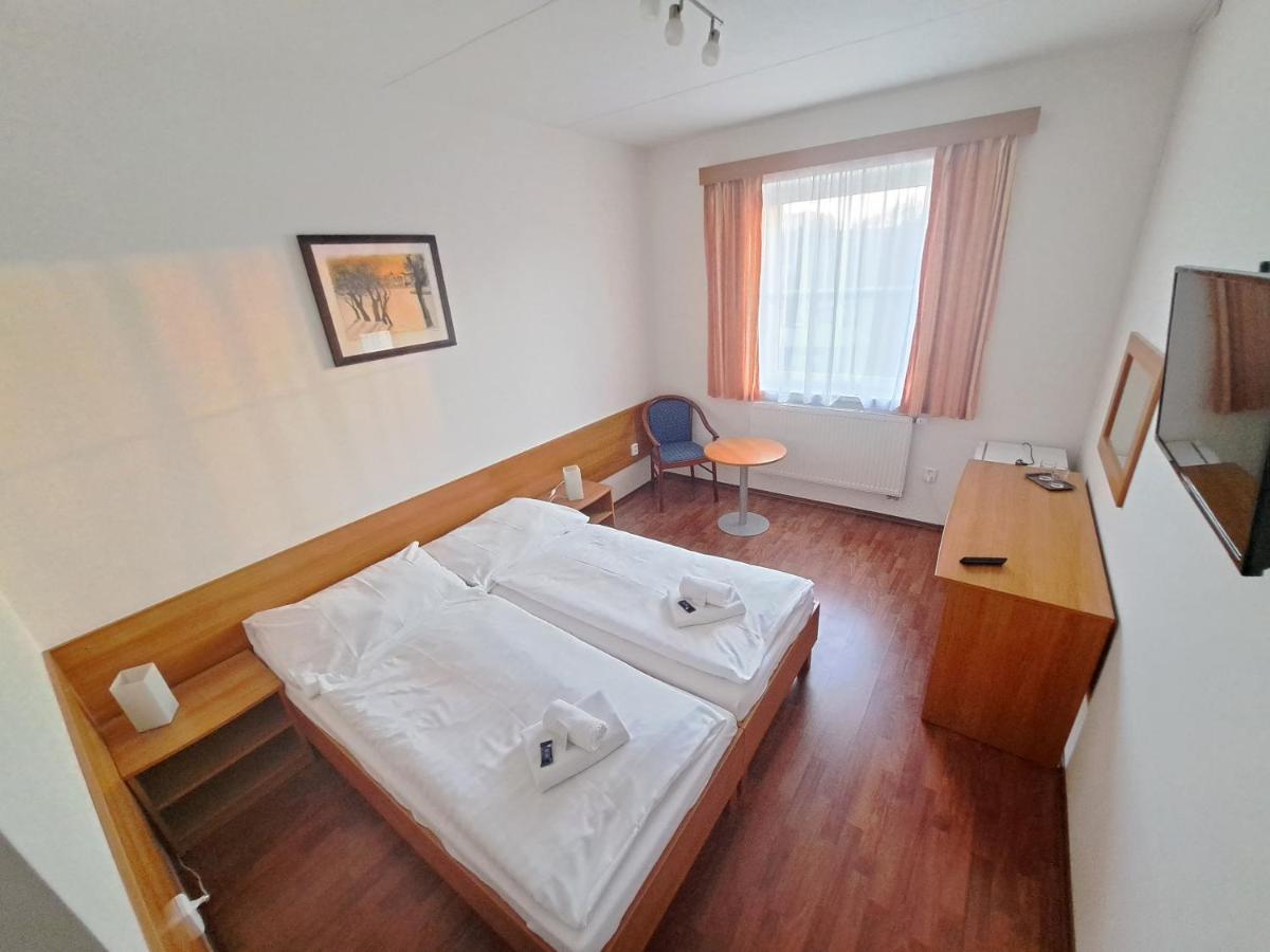 Hasicsky Hotel Pribyslav Luaran gambar