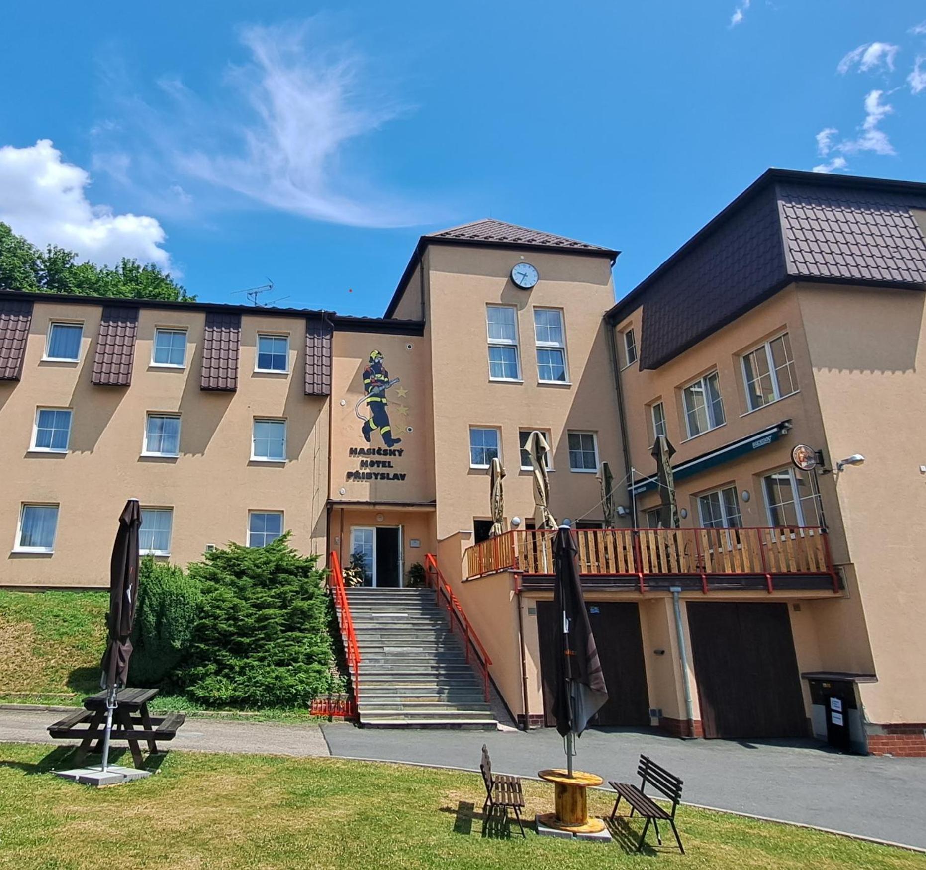 Hasicsky Hotel Pribyslav Luaran gambar