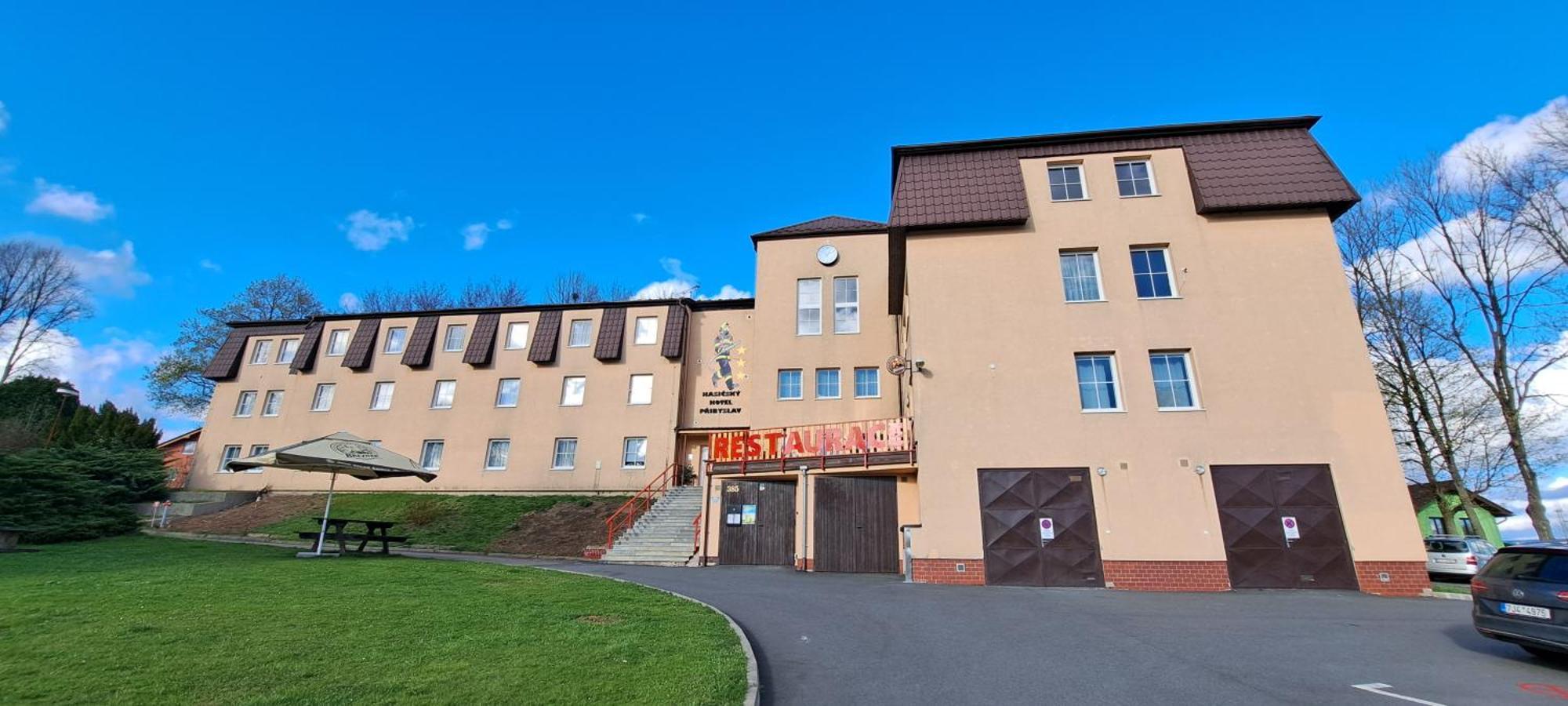 Hasicsky Hotel Pribyslav Luaran gambar